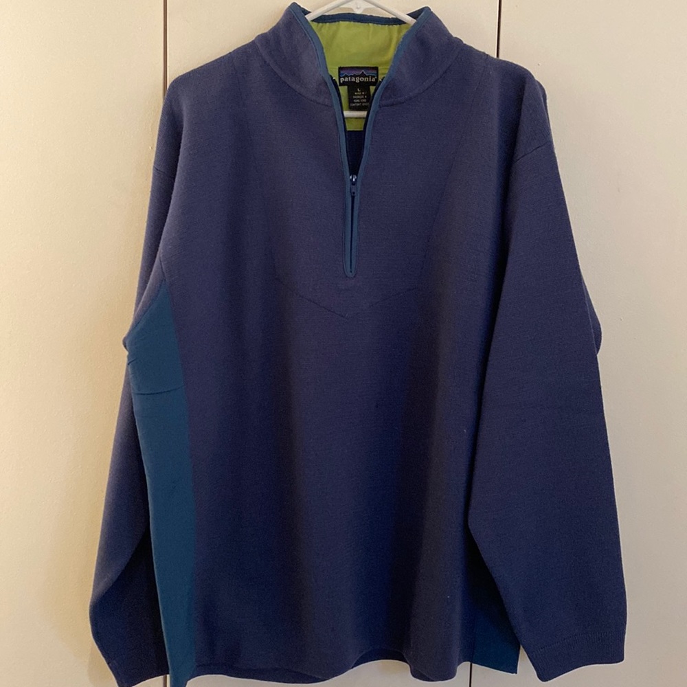 Patagonia Men’s L long sleeved quarter zip pullover - w/ small hole 2nd photo